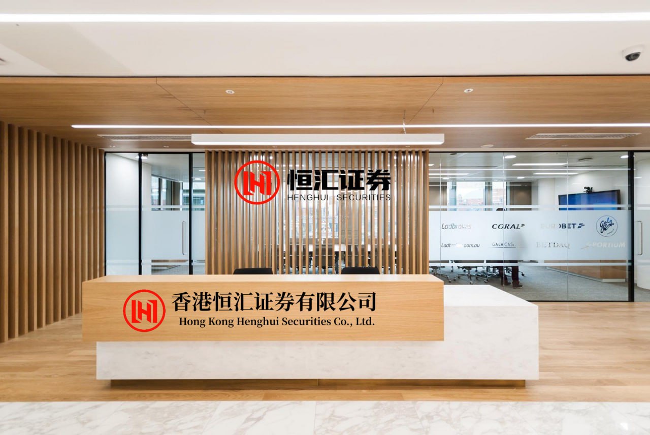 蜂窝配资 阿莫林坚信曼联问题不在343，欲学弗爵1战改命！若下课拿补偿休息